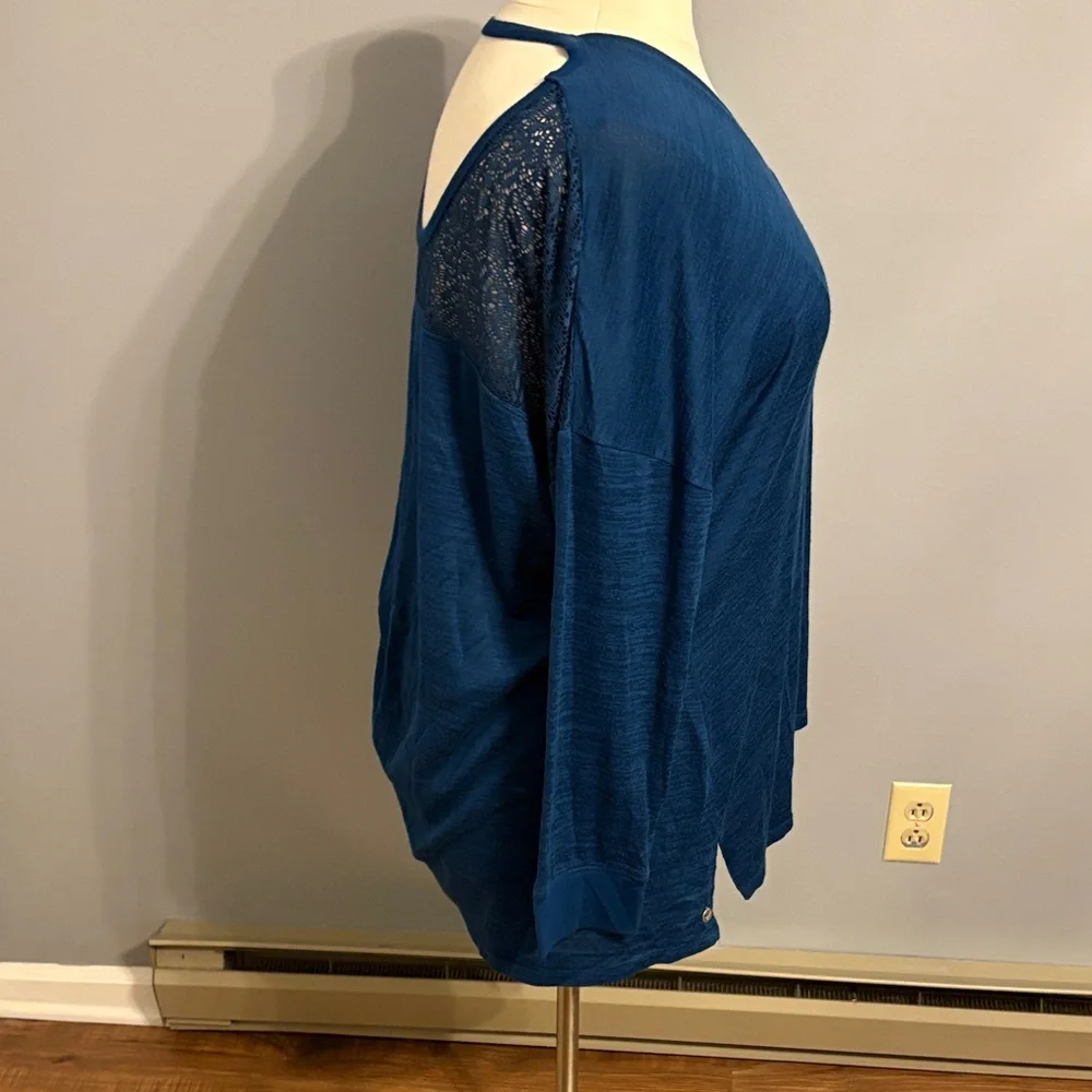 Livi Active Women's V‑Neck Long Sleeve Top - Teal - Picture 2 of 5